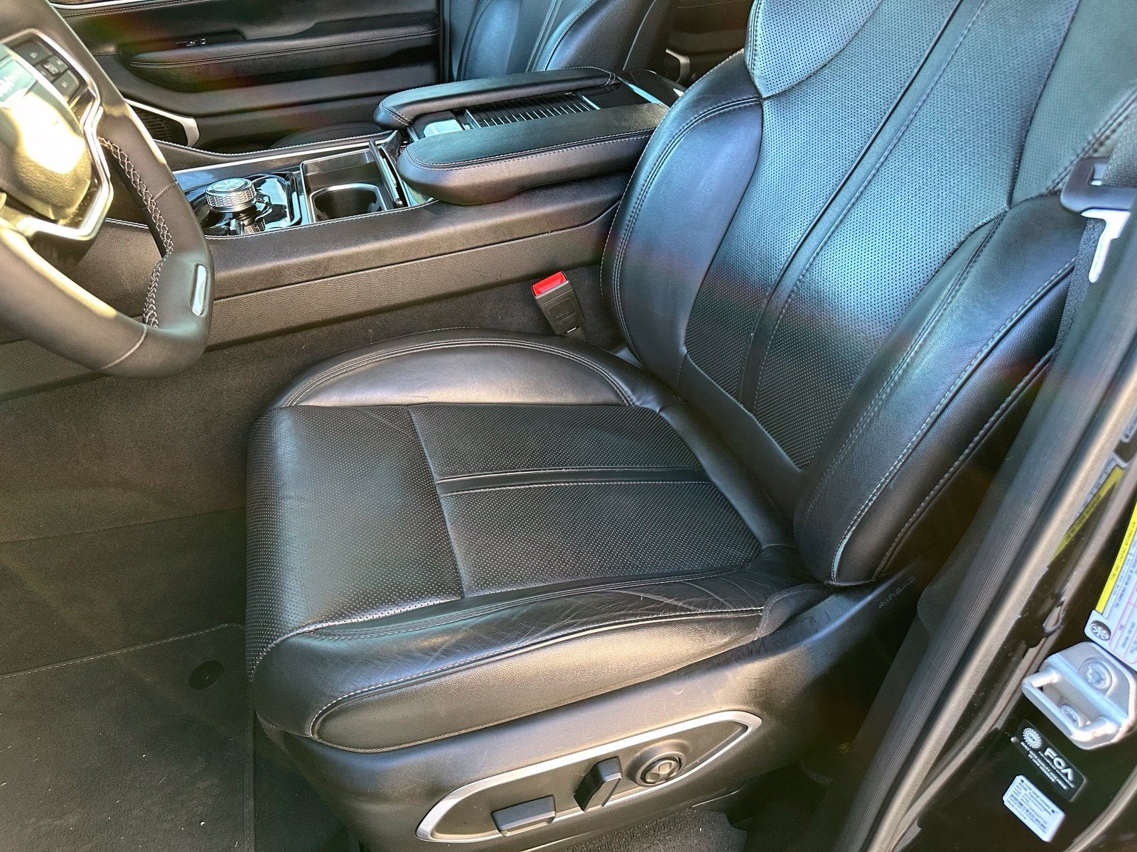 2024 Jeep Wagoneer L Base