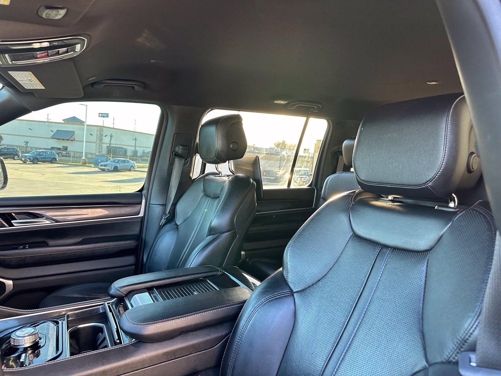 2024 Jeep Wagoneer L Base