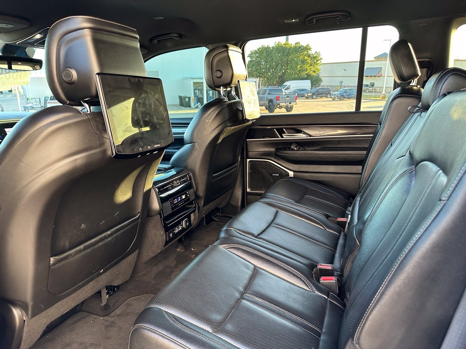 2024 Jeep Wagoneer L Base