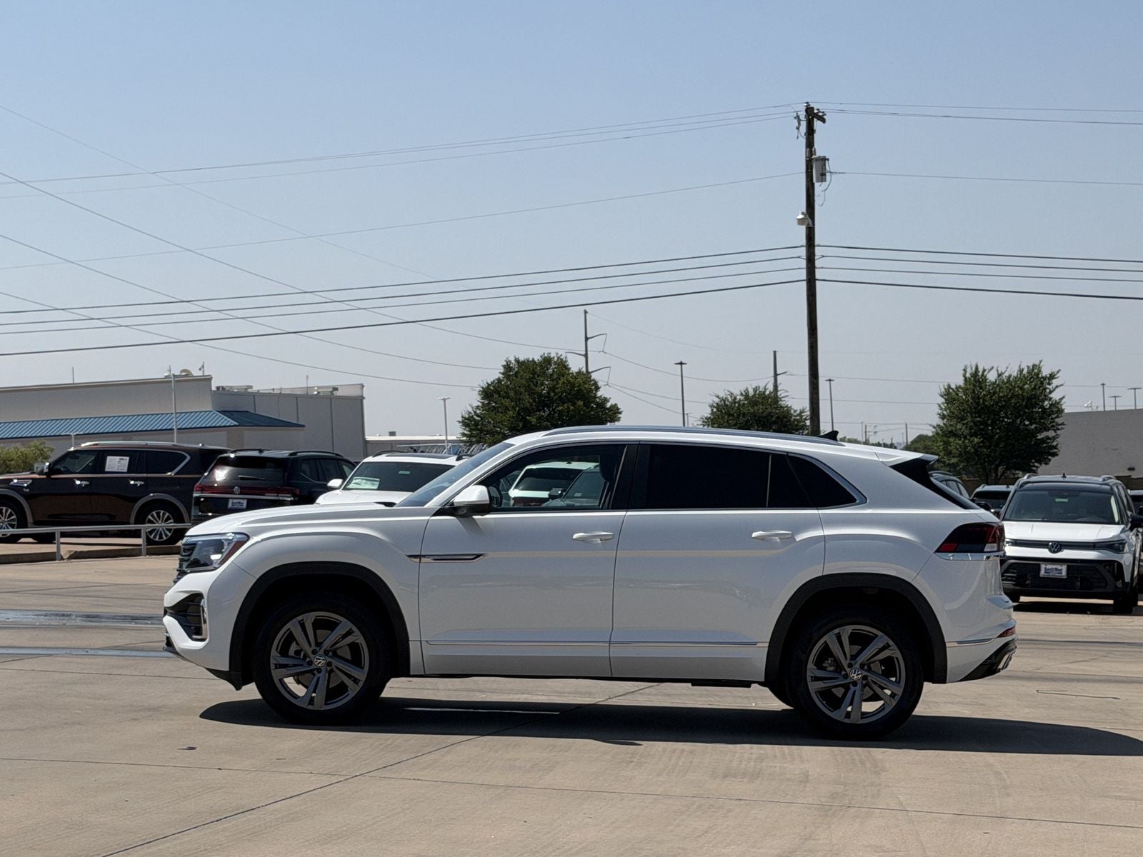 2024 Volkswagen Atlas Cross Sport 2.0T SEL R-Line
