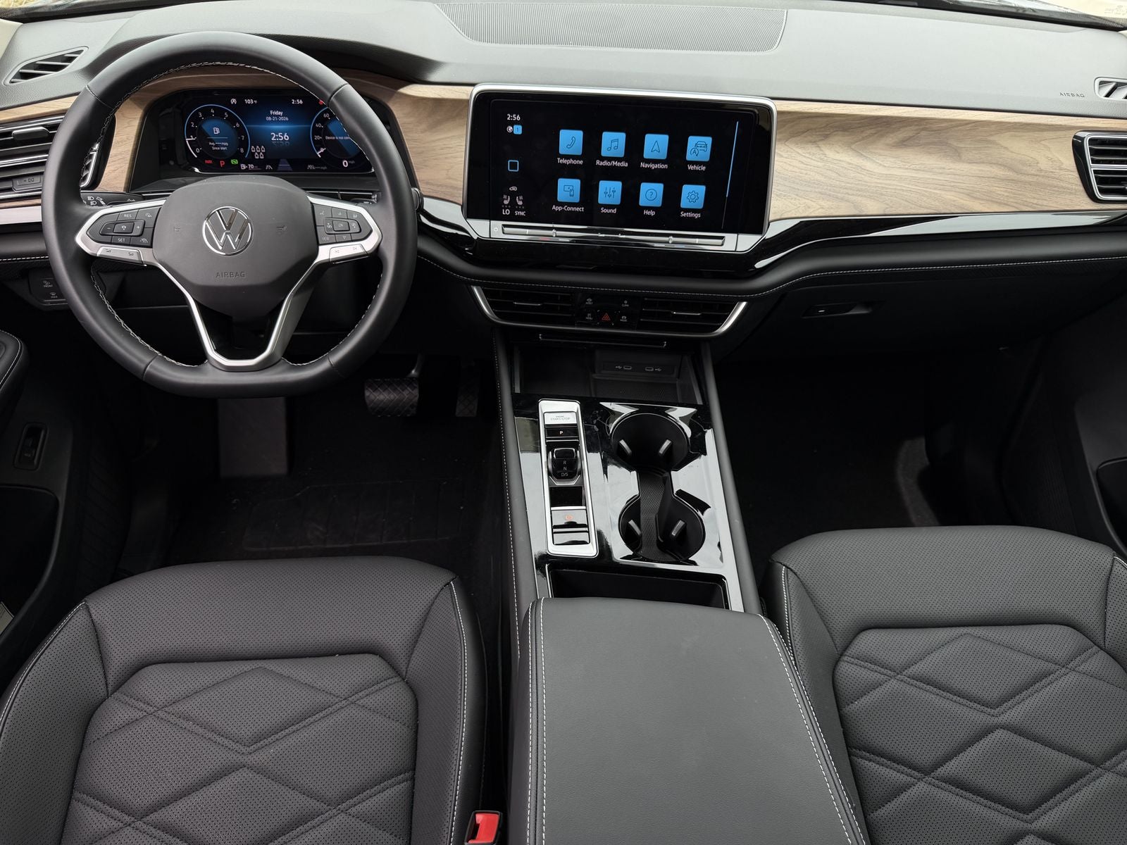 2024 Volkswagen Atlas 2.0T SE w/Technology