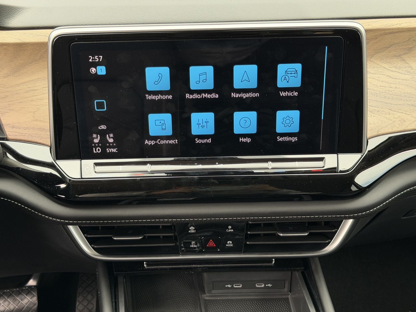 2024 Volkswagen Atlas 2.0T SE w/Technology