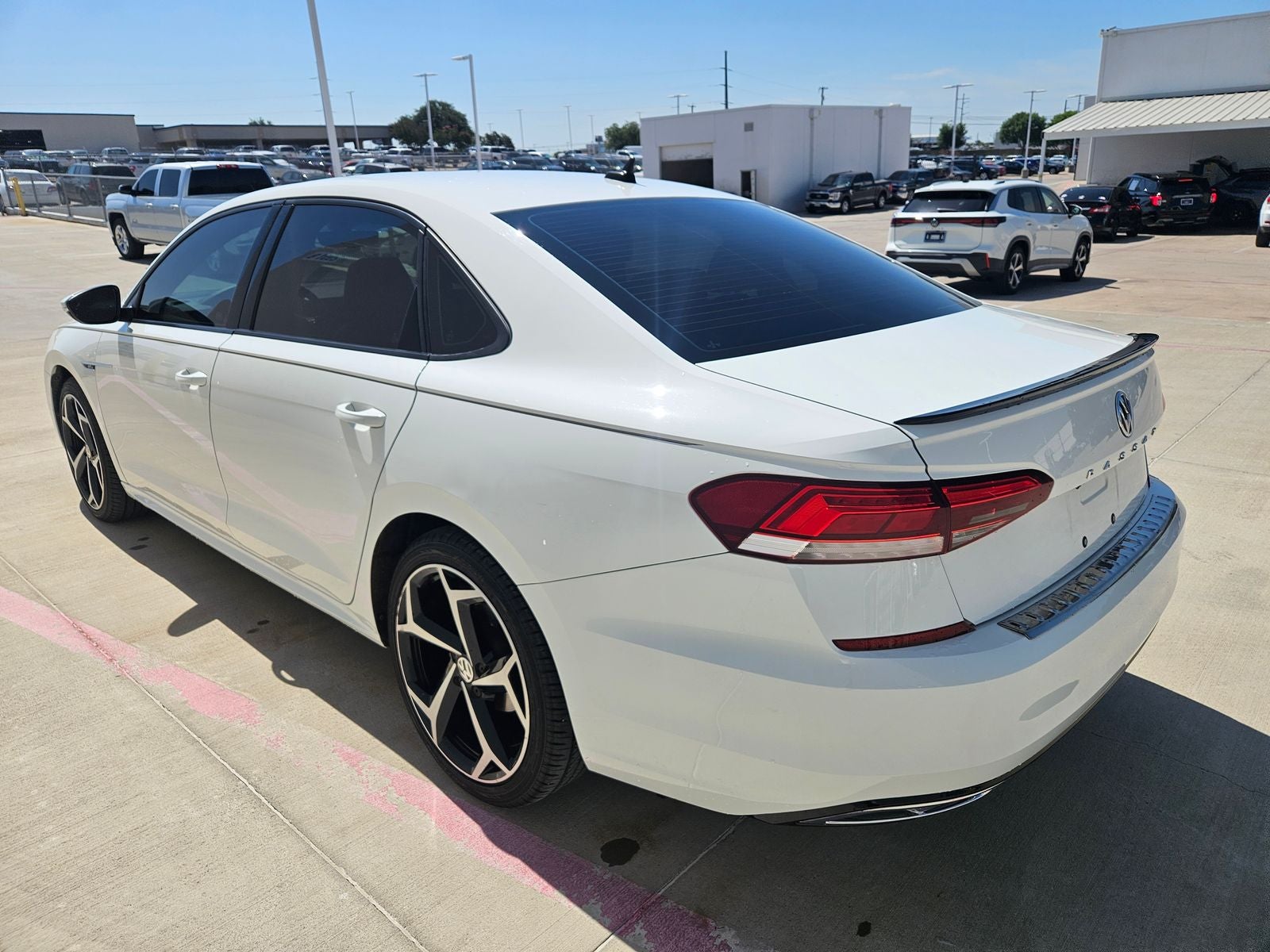 2022 Volkswagen Passat 2.0T R-Line