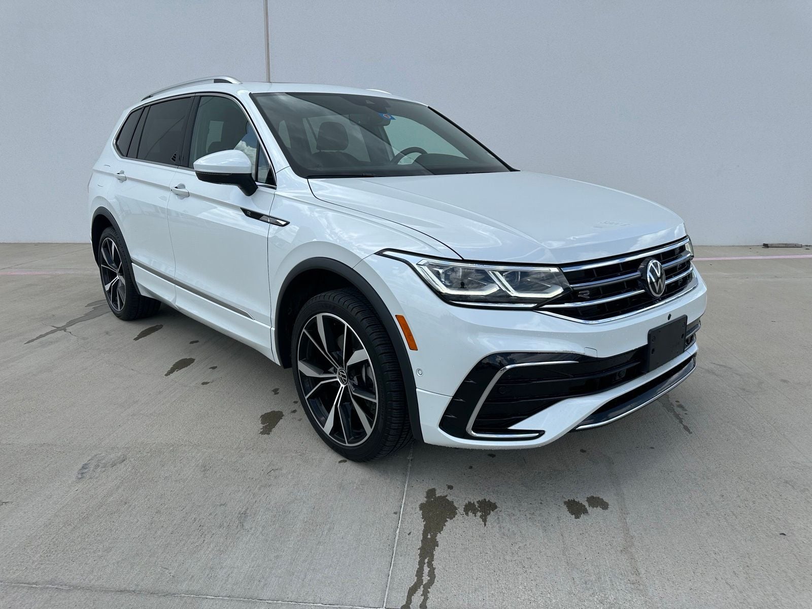 2024 Volkswagen Tiguan 2.0T SEL R-Line