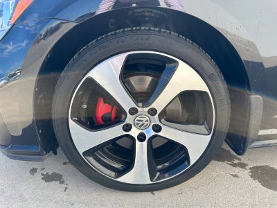 2018 Volkswagen Golf GTI Base