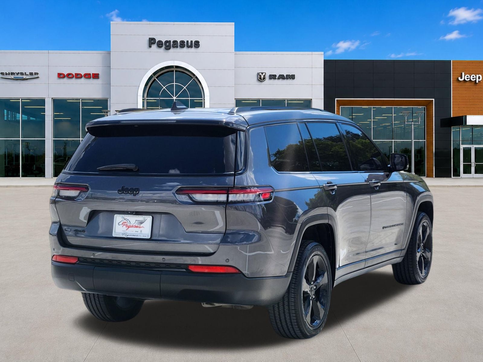 2023 Jeep Grand Cherokee L Altitude 4x4