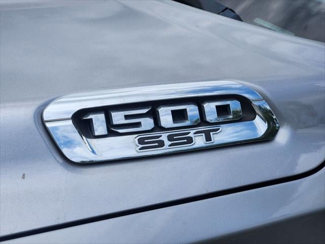 2025 RAM Ram 1500 Laramie Crew Cab 4x4 5'7' Box
