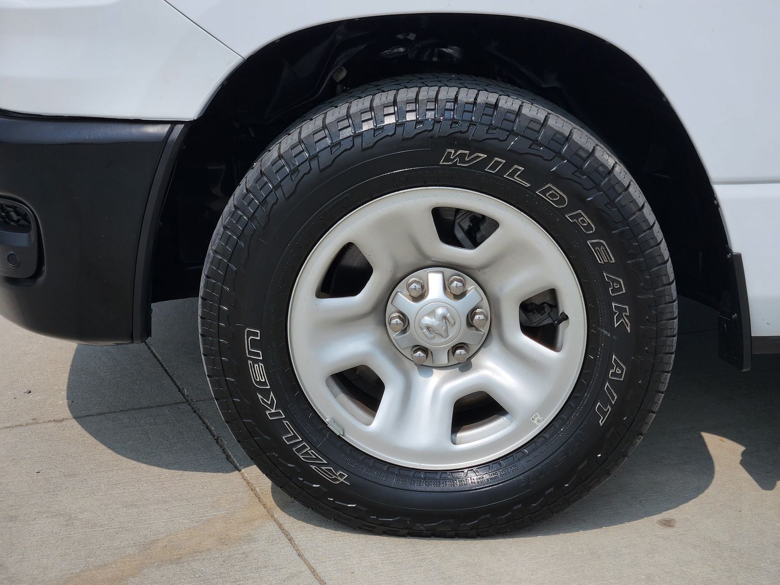 2025 RAM Ram 1500 Tradesman Crew Cab 4x4 6'4' Box