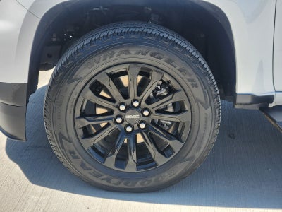 2022 GMC Canyon 4WD Crew Cab Short Box Elevation