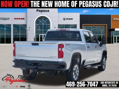 2022 Chevrolet Silverado 2500HD 4WD Crew Cab Standard Bed Custom