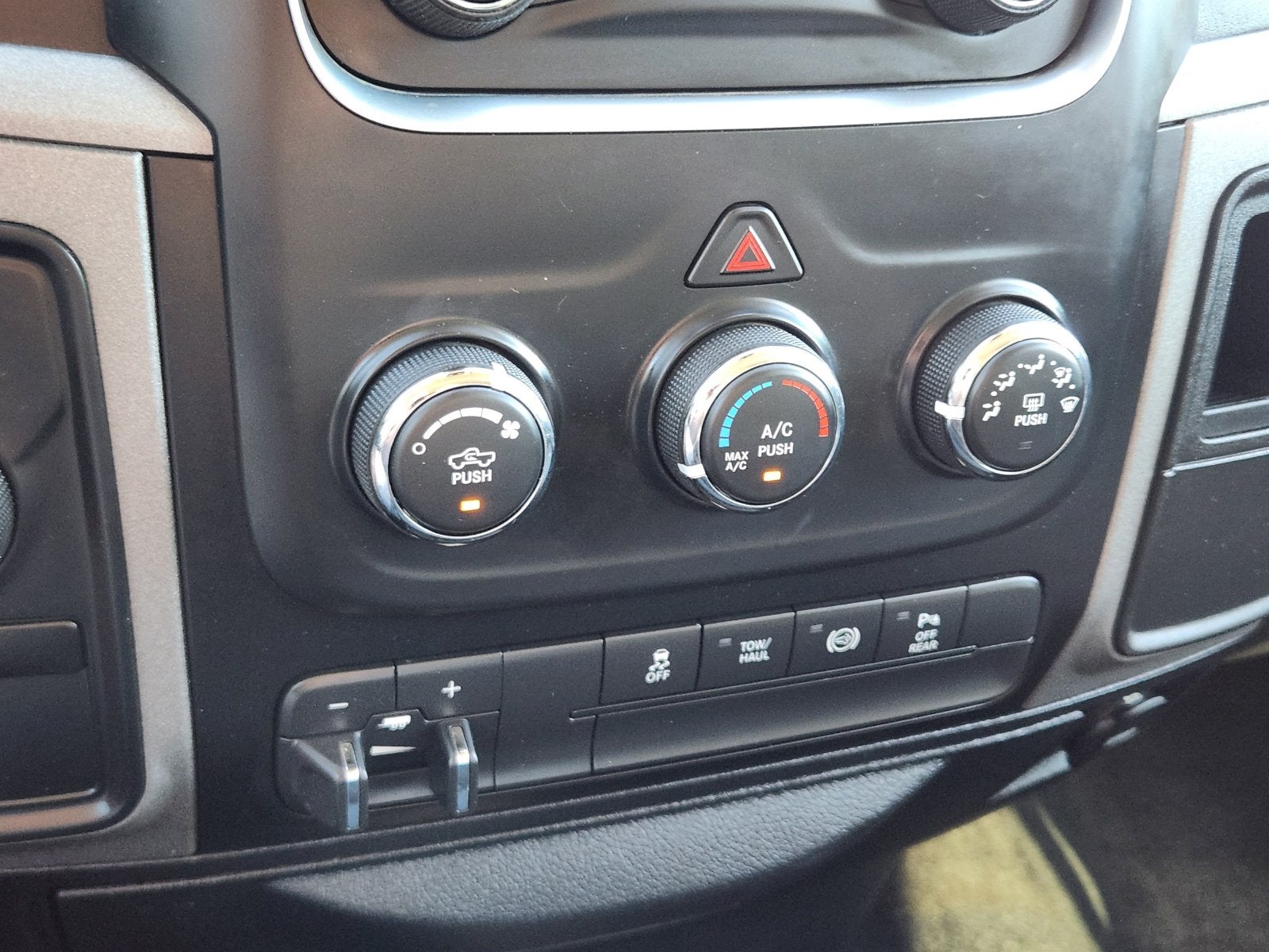 2017 RAM Ram 3500 Tradesman Crew Cab 4x4 8' Box