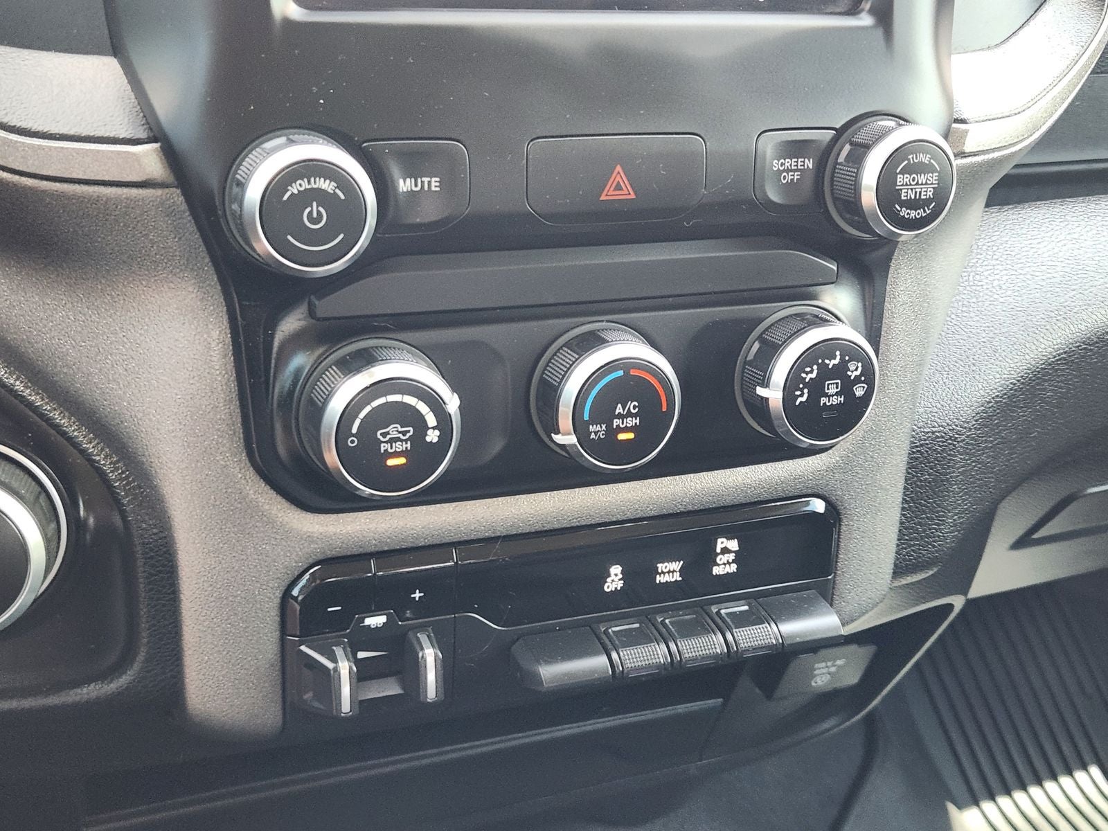 2020 RAM Ram 2500 Tradesman Crew Cab 4x4 6'4' Box