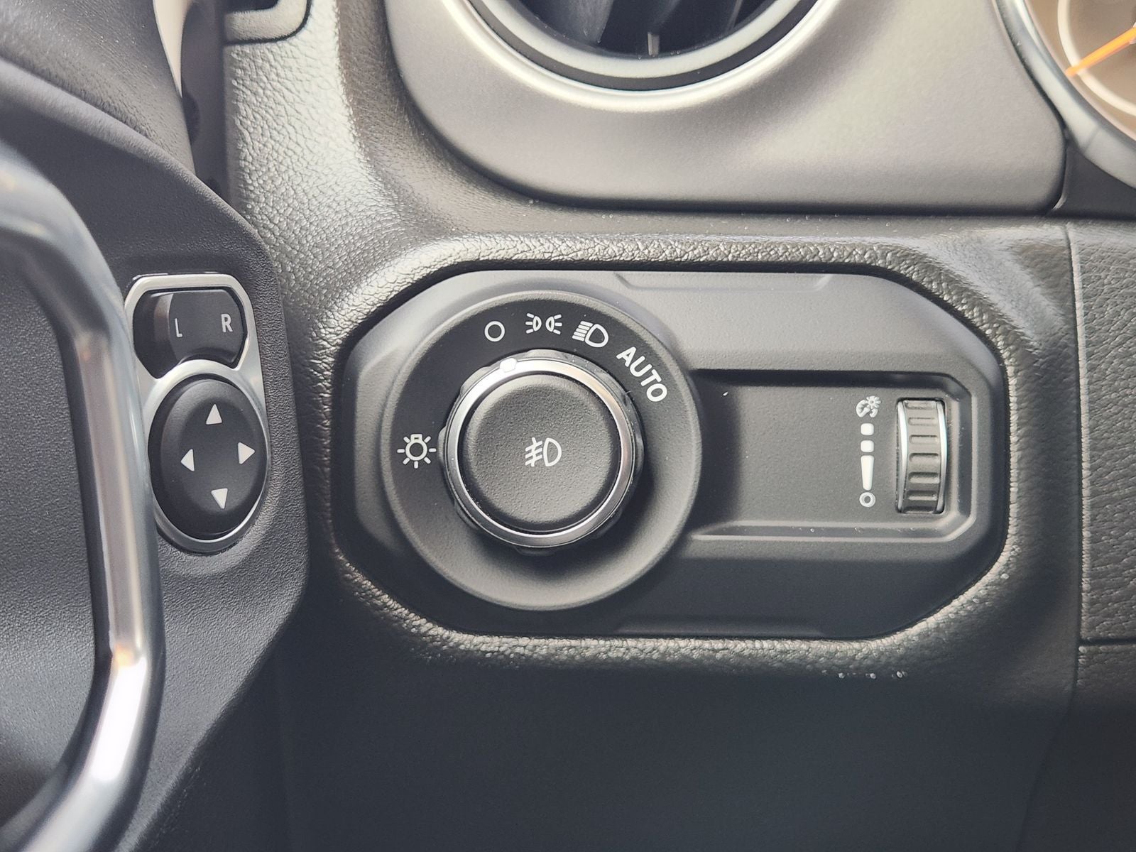2023 Jeep Wrangler 4-Door Willys 4x4