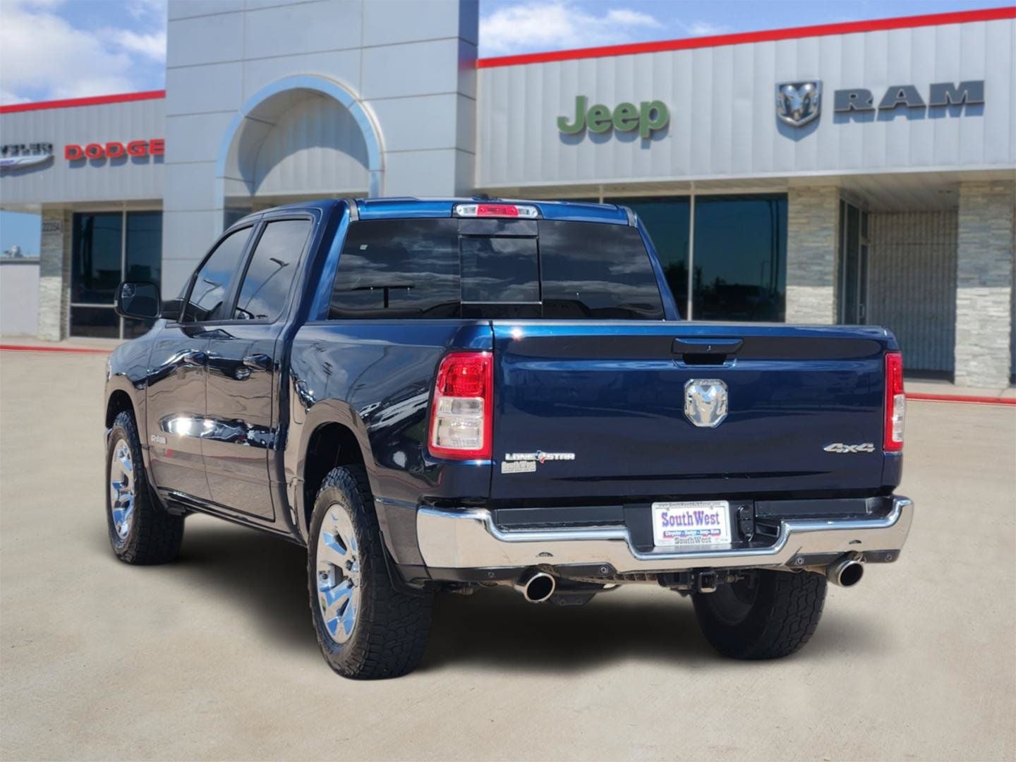 2022 RAM Ram 1500 Lone Star Crew Cab 4x4 5'7' Box