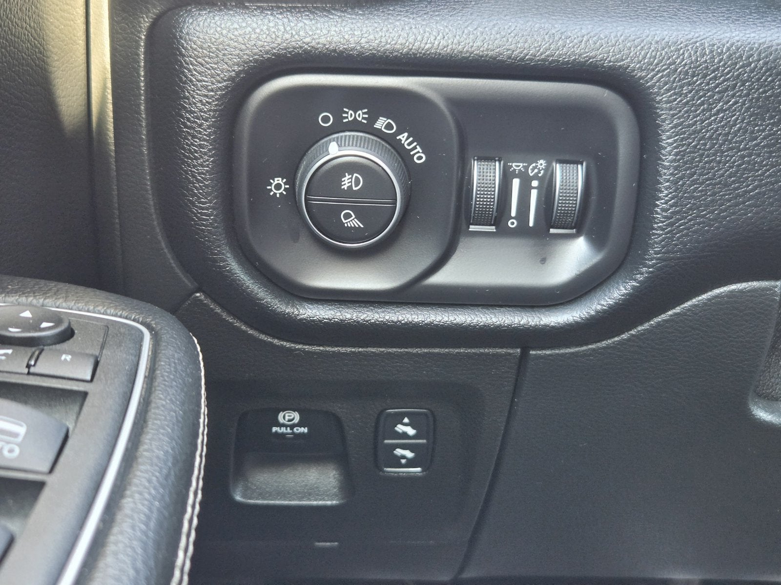 2022 RAM Ram 1500 Laramie Crew Cab 4x4 5'7' Box