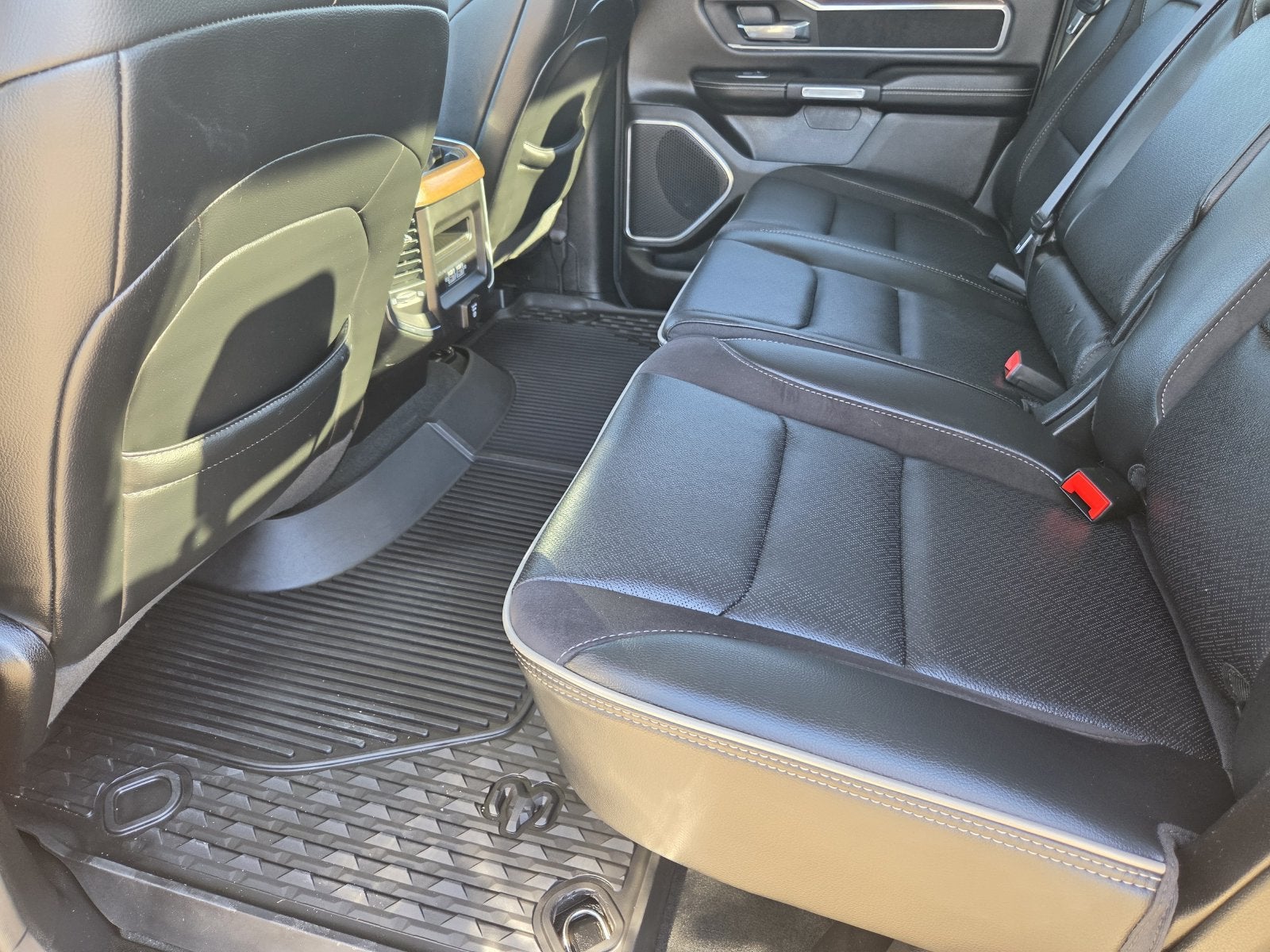 2022 RAM Ram 1500 Laramie Crew Cab 4x4 5'7' Box