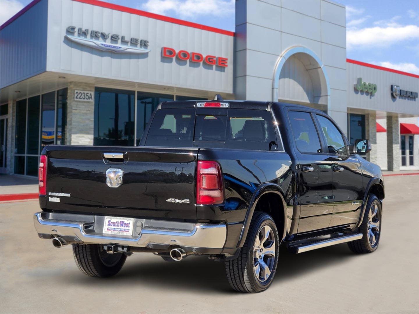 2022 RAM Ram 1500 Laramie Crew Cab 4x4 5'7' Box