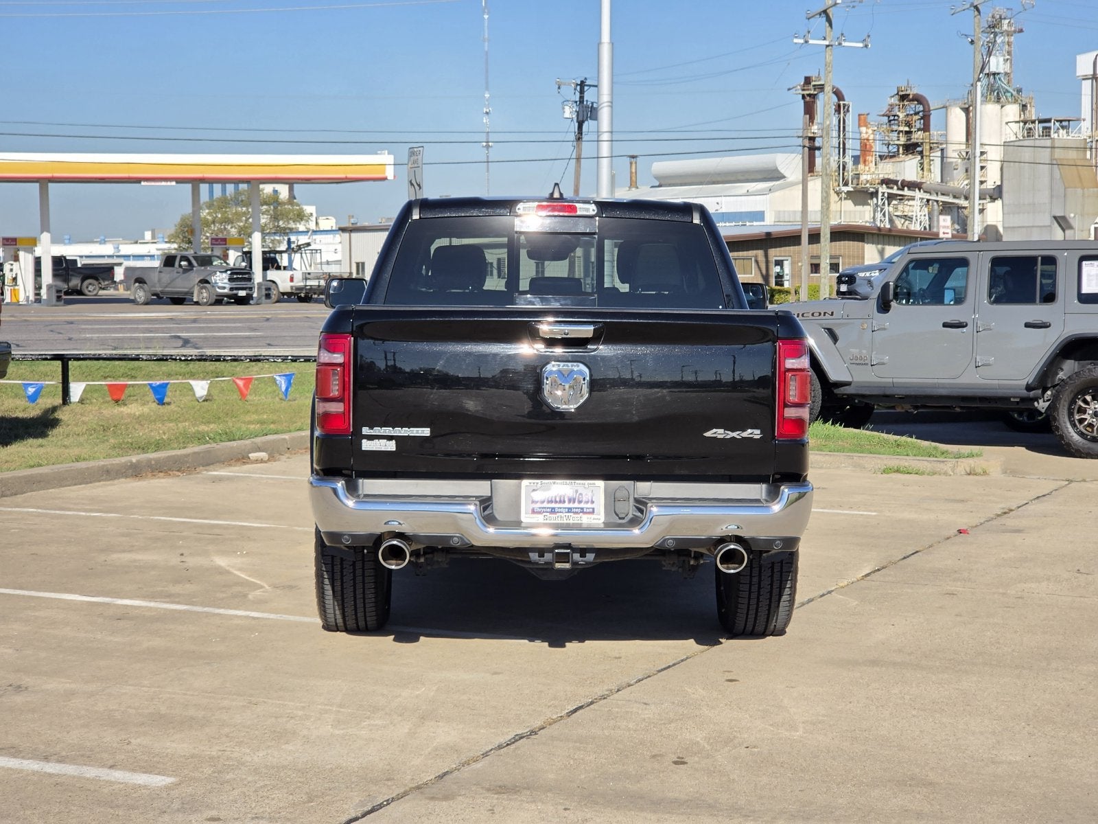 2022 RAM Ram 1500 Laramie Crew Cab 4x4 5'7' Box