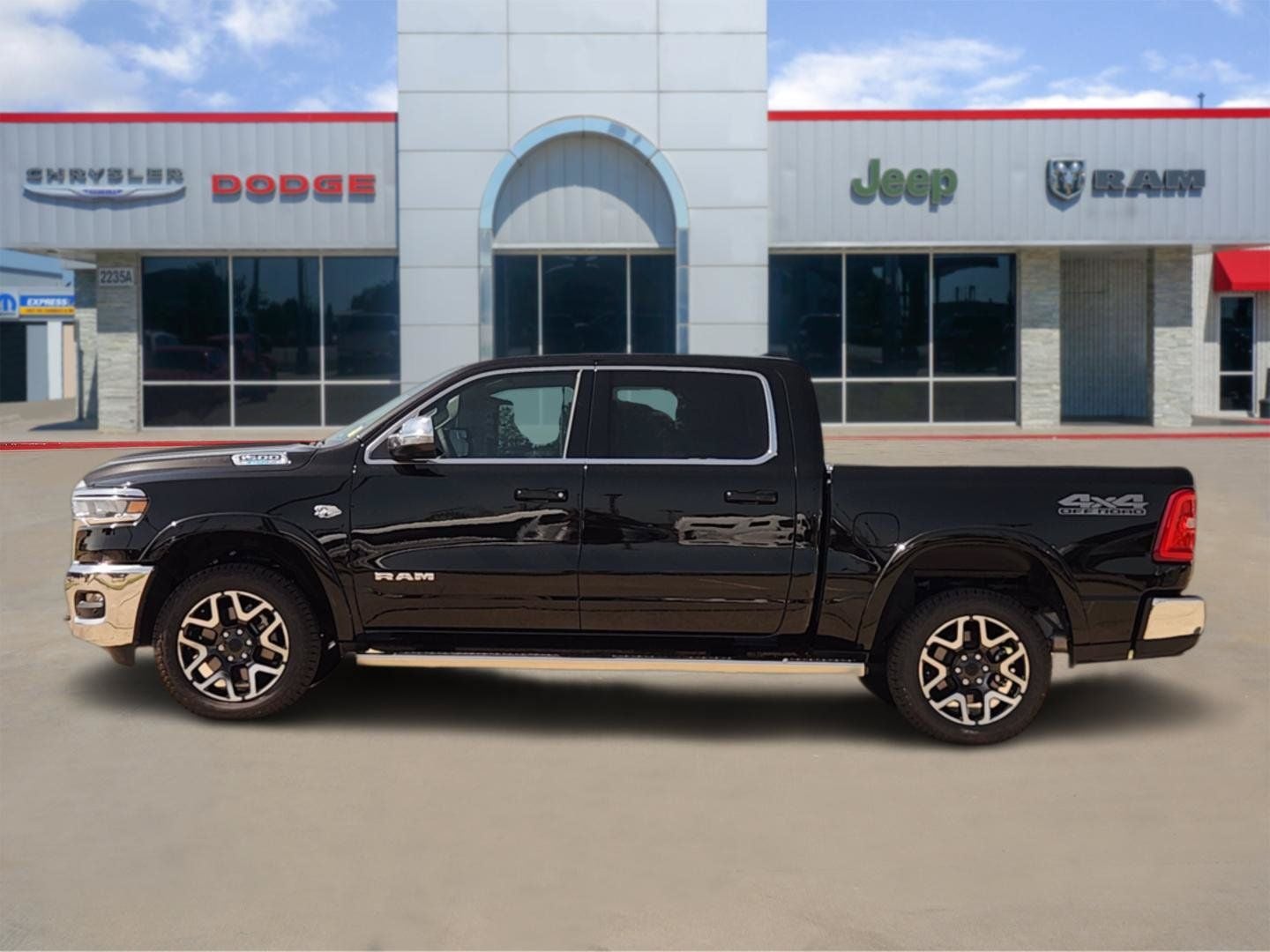 2026 RAM Ram 1500 Laramie Crew Cab 4x4 5'7' Box