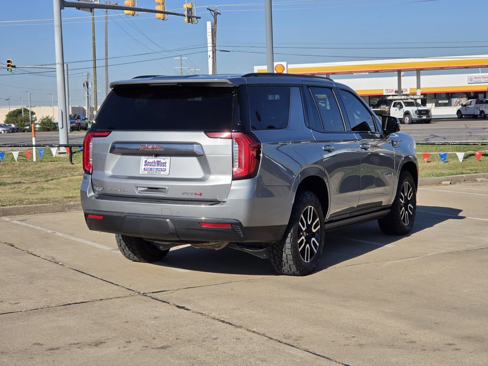 2024 GMC Yukon 4WD AT4