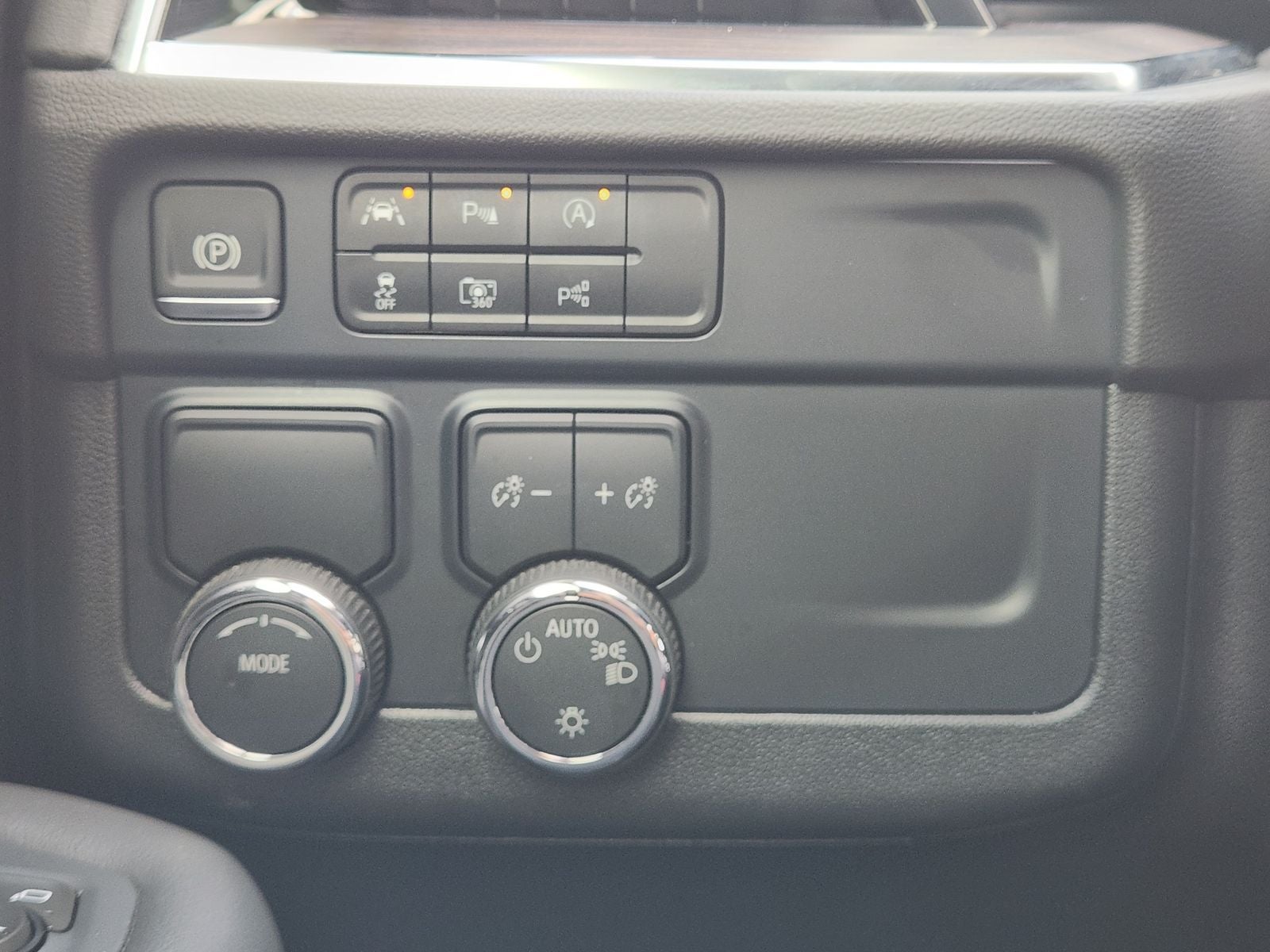 2025 Chevrolet Tahoe 2WD LS