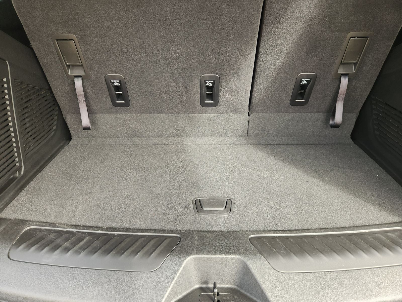 2025 Chevrolet Tahoe 2WD LS