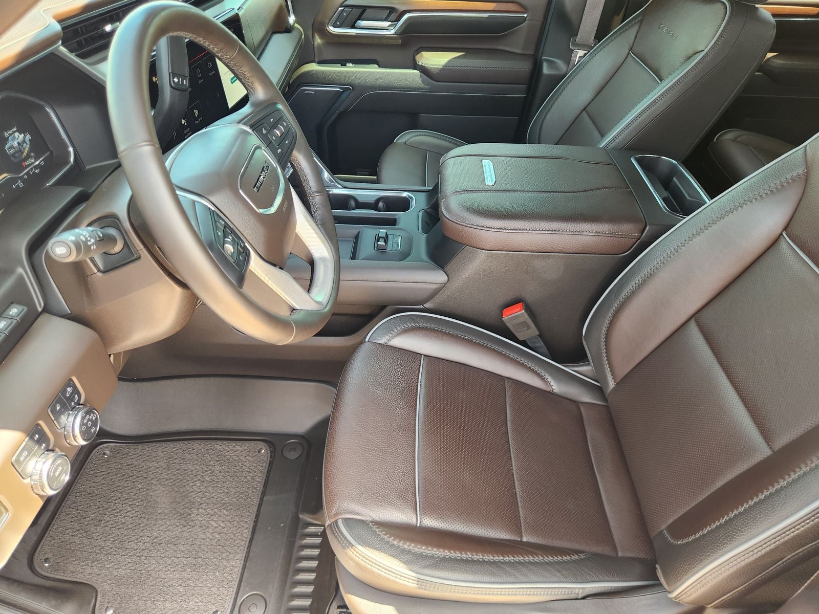2024 GMC Sierra 2500HD 4WD Crew Cab Standard Bed Denali