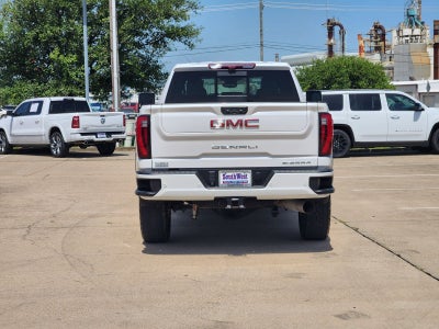 2024 GMC Sierra 2500HD 4WD Crew Cab Standard Bed Denali