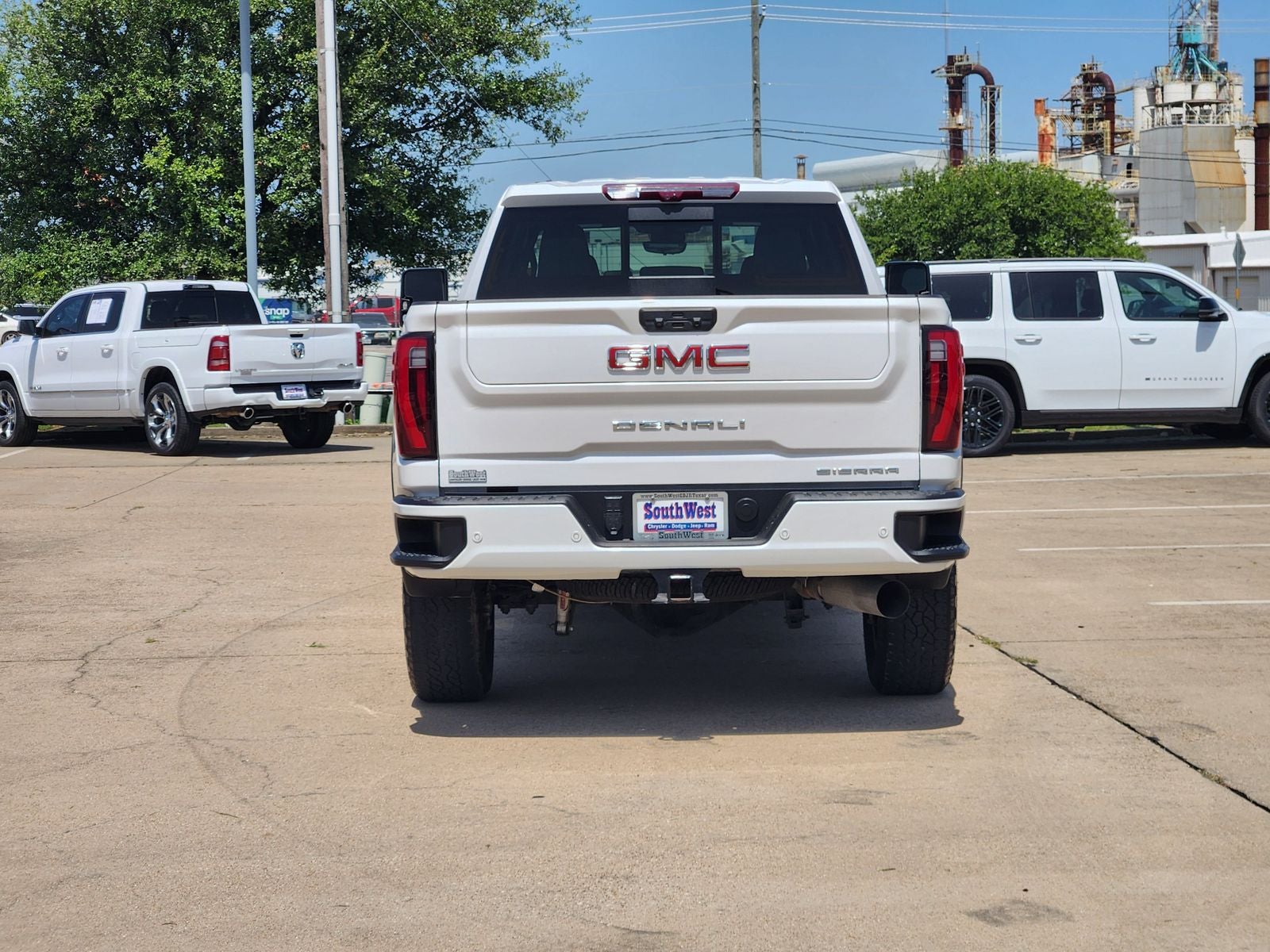 2024 GMC Sierra 2500HD 4WD Crew Cab Standard Bed Denali