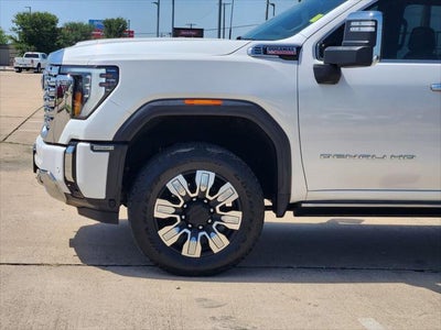 2024 GMC Sierra 2500HD 4WD Crew Cab Standard Bed Denali