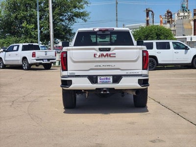 2024 GMC Sierra 2500HD 4WD Crew Cab Standard Bed Denali