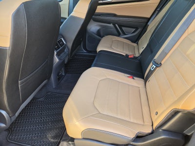 2026 Volkswagen Atlas Cross Sport SEL R-Line Black