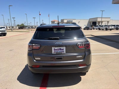 2022 Jeep Compass Latitude FWD