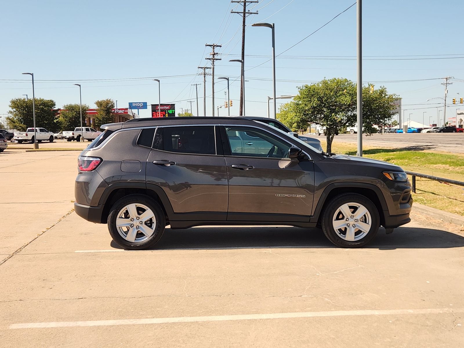 2022 Jeep Compass Latitude FWD
