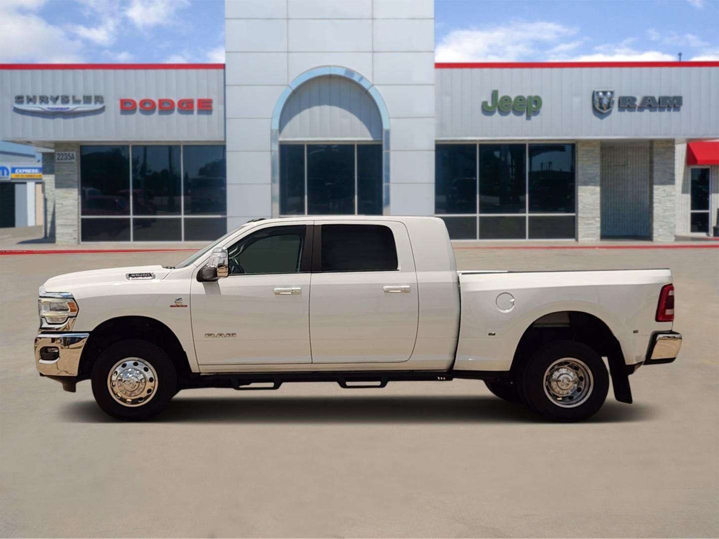 2024 RAM Ram 3500 Laramie Mega Cab 4x4 6'4' Box