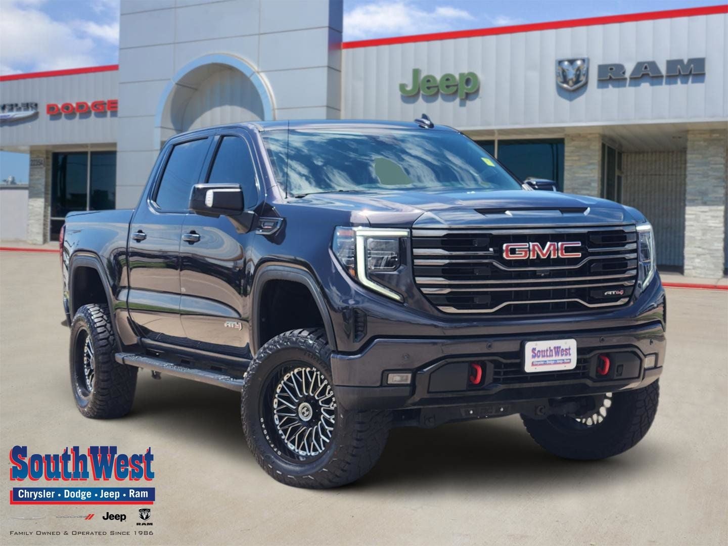 2023 GMC Sierra 1500 4WD Crew Cab Short Box AT4