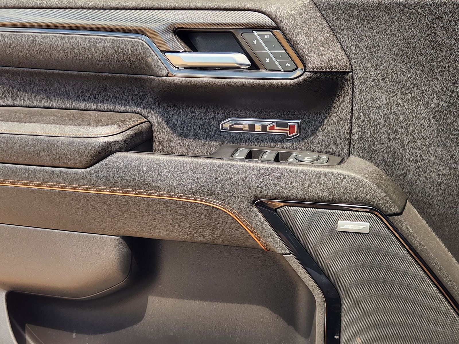 2023 GMC Sierra 1500 4WD Crew Cab Short Box AT4