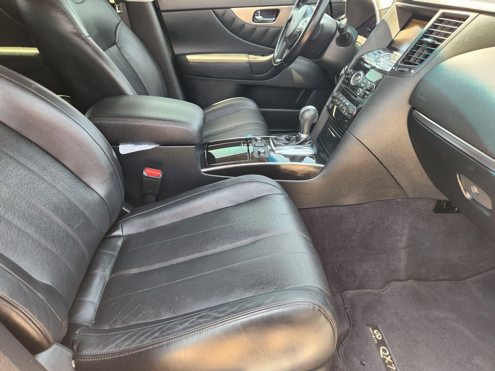2017 INFINITI QX70 Base