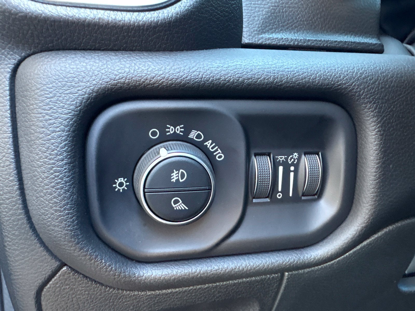 2024 RAM Ram 1500 Laramie Crew Cab 4x2 5'7' Box