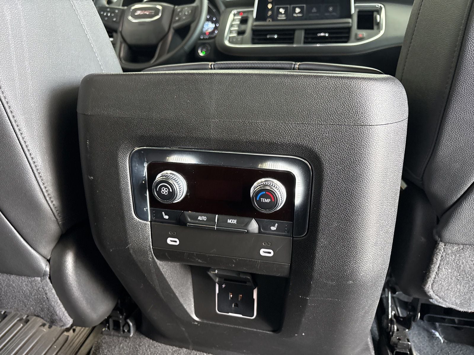 2024 GMC Yukon 4WD AT4