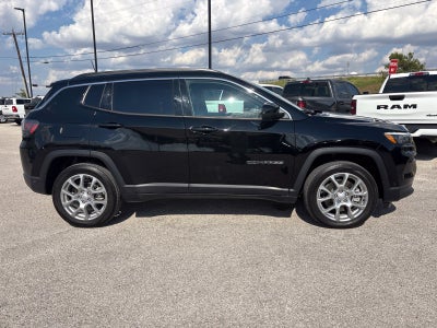 2024 Jeep Compass Latitude Lux FWD