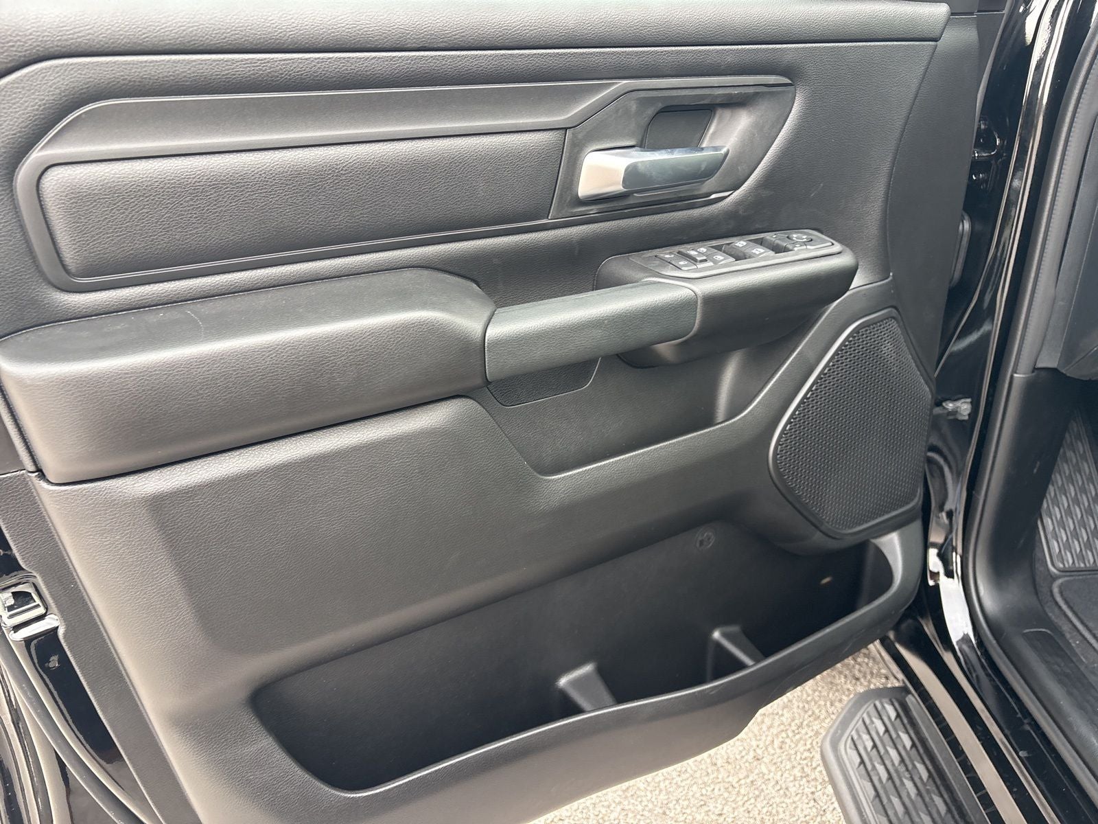 2026 RAM Ram 1500 Express Crew Cab 4x4 5'7' Box