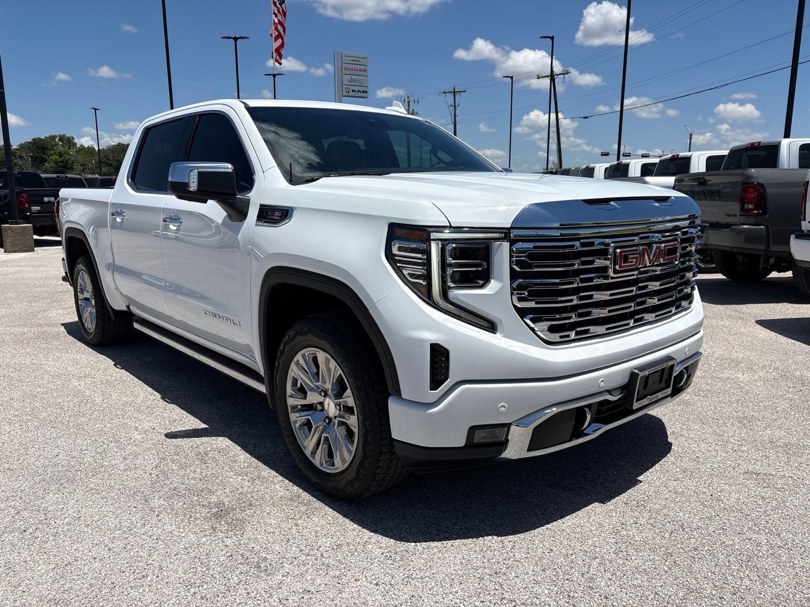 2022 GMC Sierra 1500 4WD Crew Cab Short Box Denali