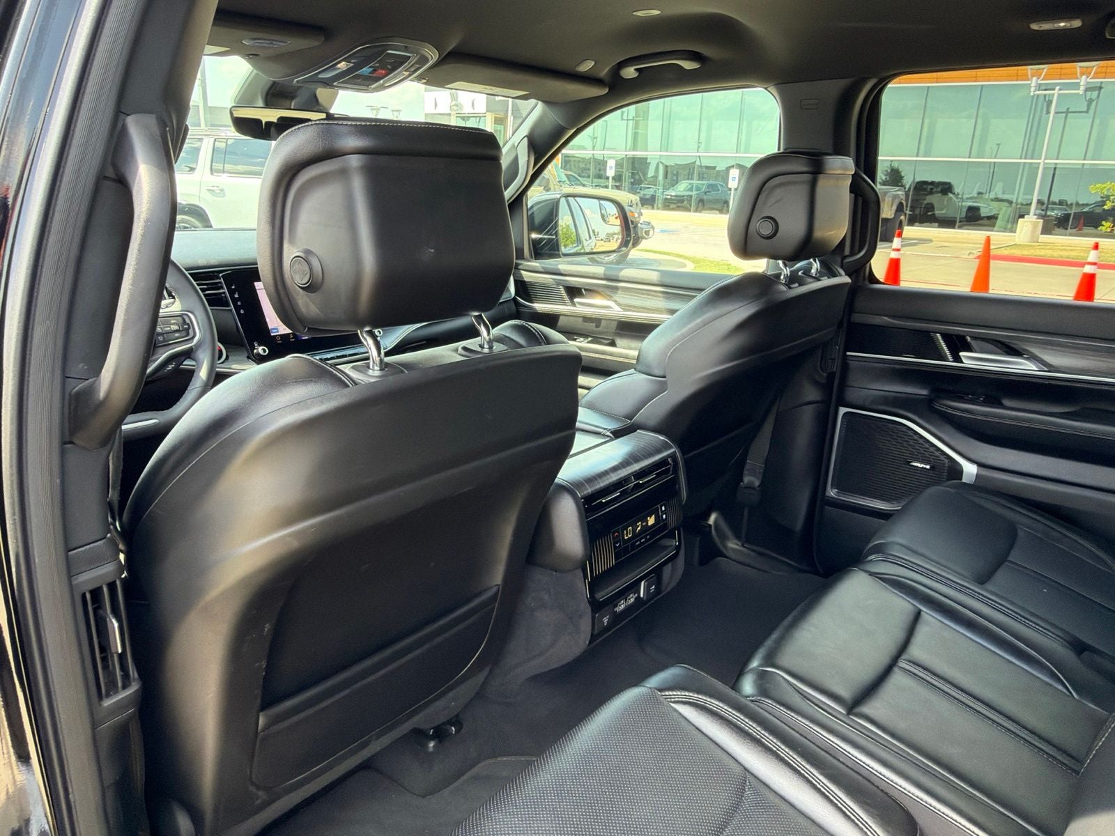 2024 Jeep Wagoneer L Series II 4x2