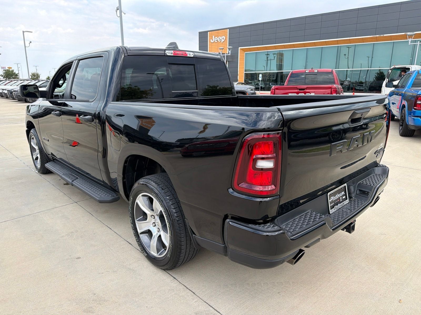 2025 RAM Ram 1500 Tradesman Crew Cab 4x4 5'7' Box