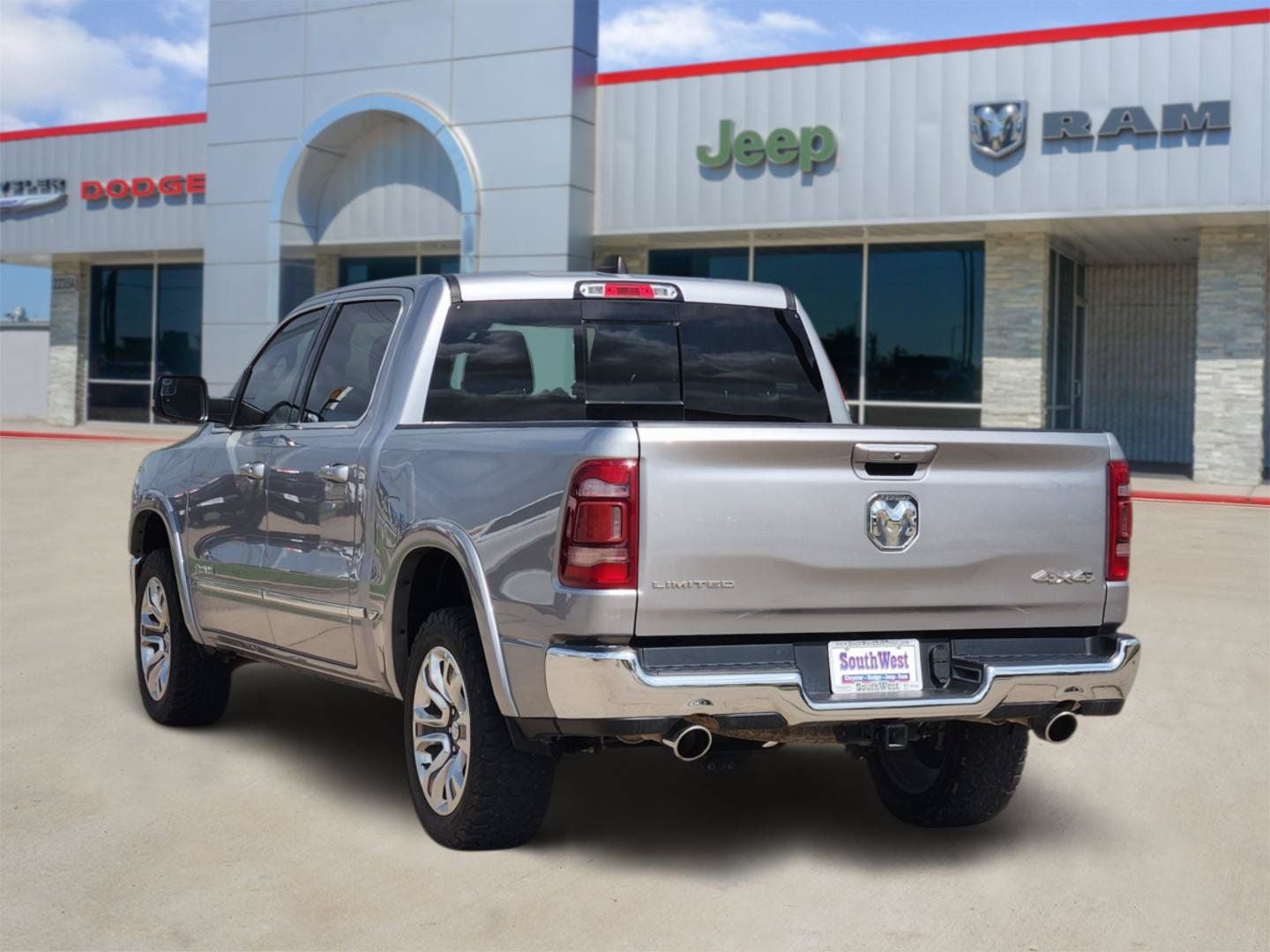 2024 RAM Ram 1500 Limited Crew Cab 4x4 5'7' Box