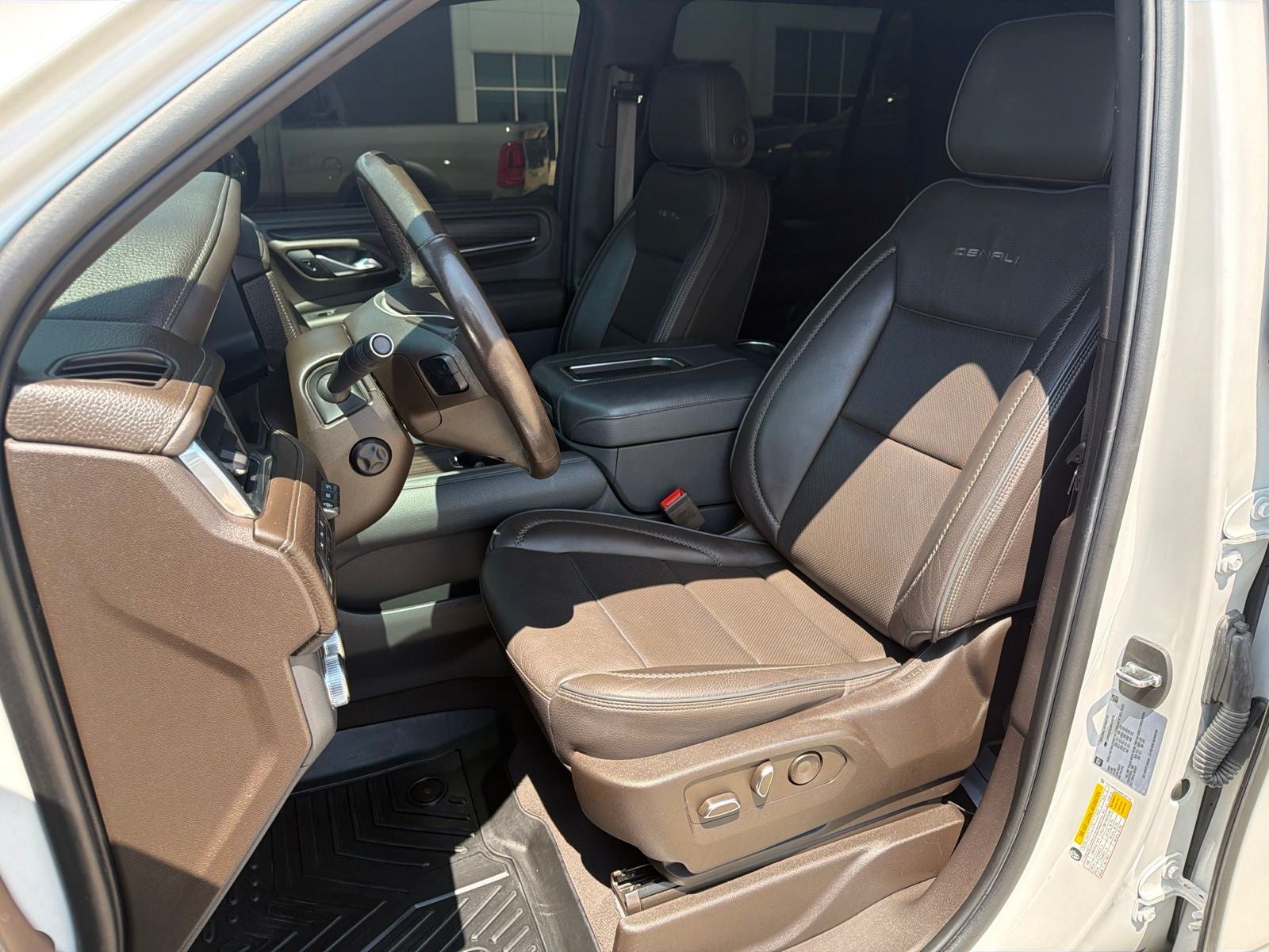 2022 GMC Yukon 4WD Denali