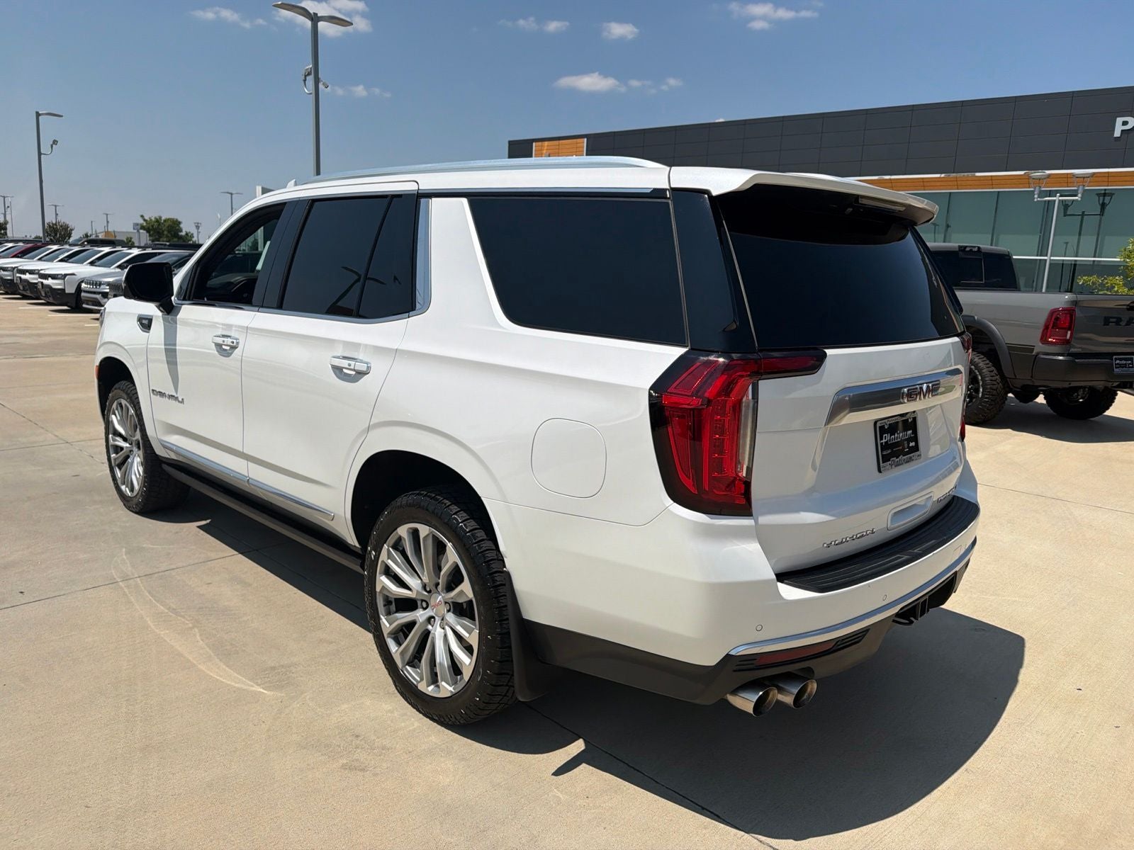 2022 GMC Yukon 4WD Denali