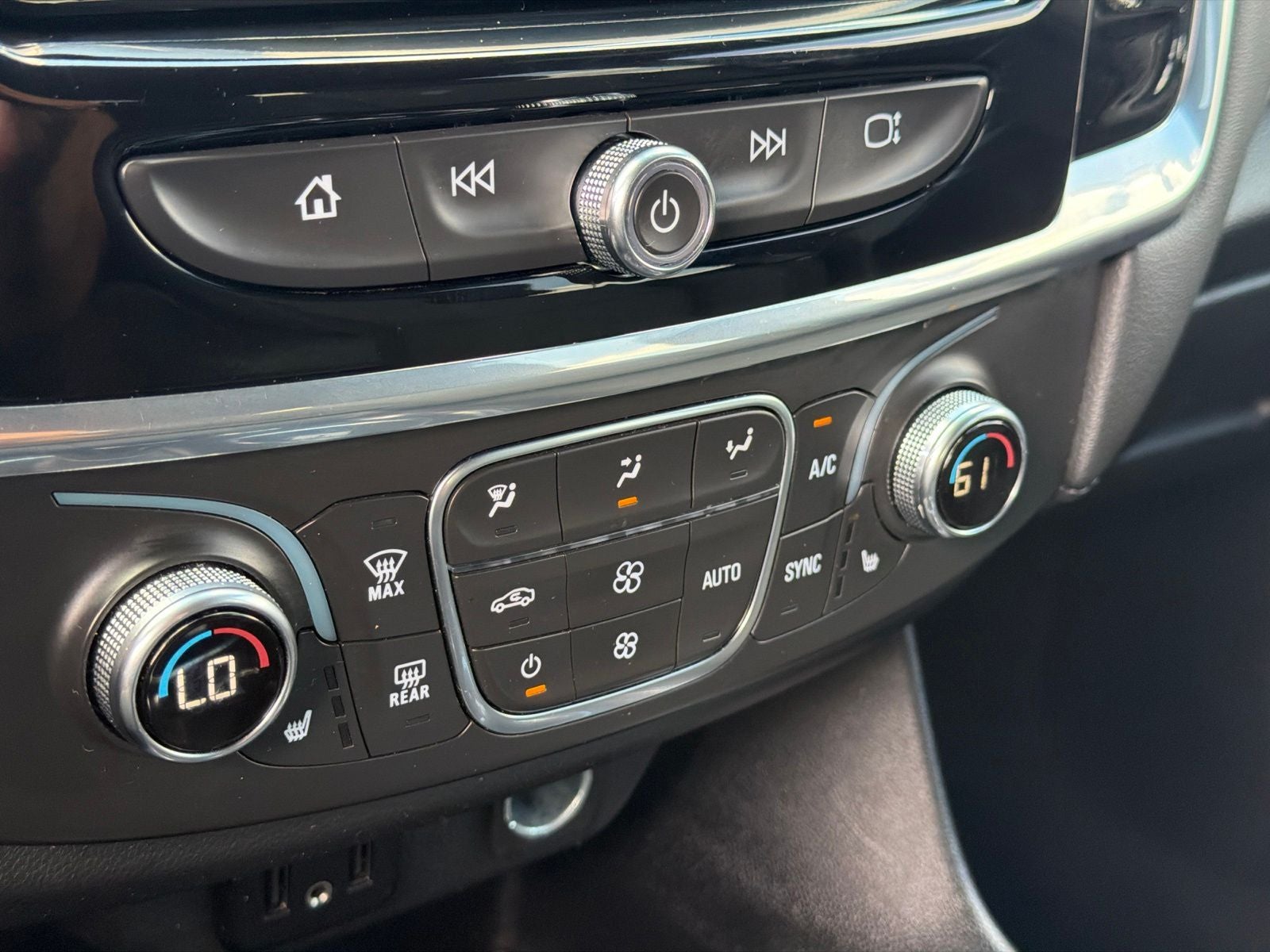 2023 Chevrolet Traverse FWD LT Cloth