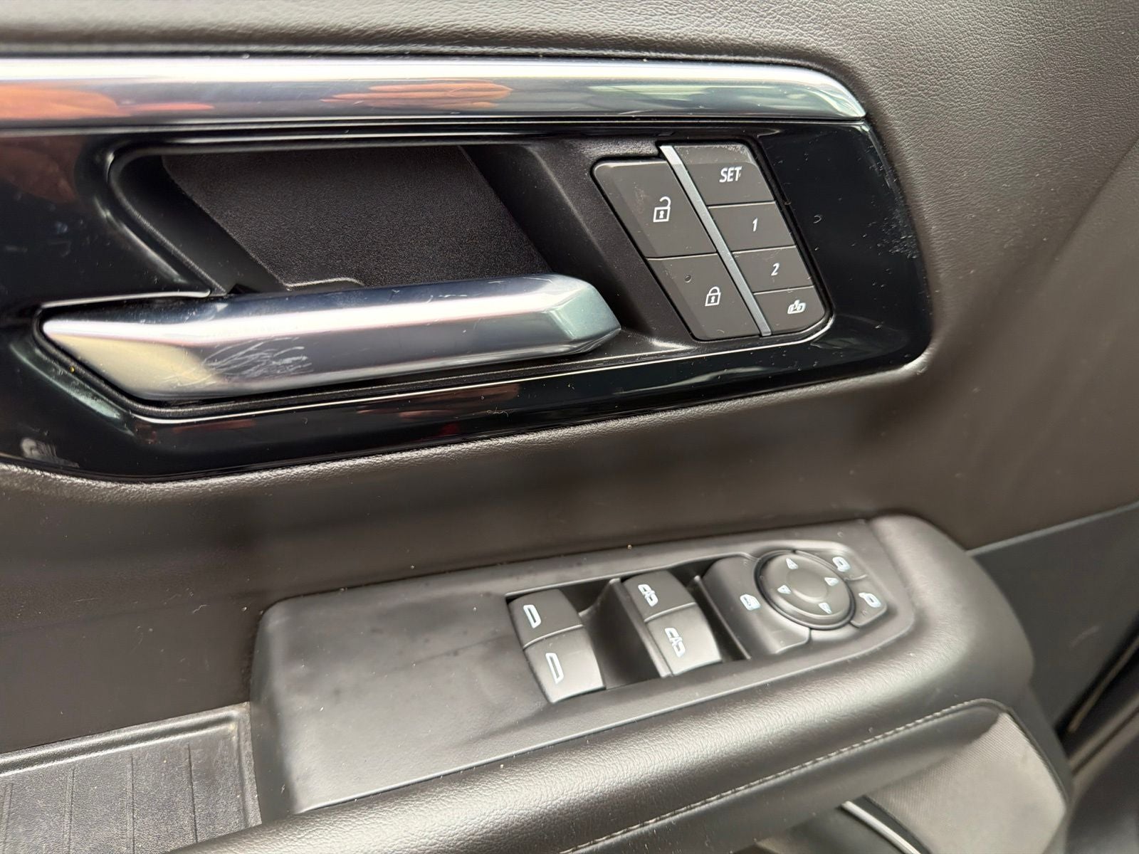 2025 Chevrolet Tahoe 2WD LT